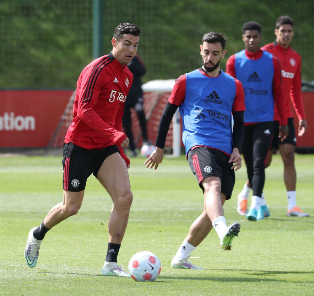 笃定地宣称 笃定地宣称