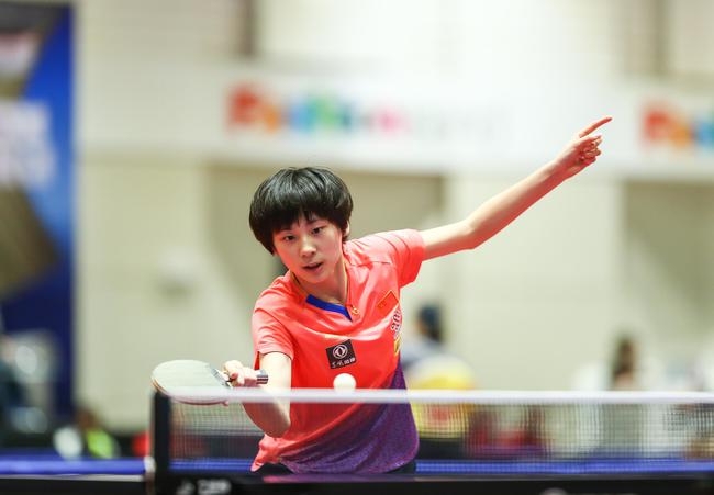 之下显得更 之下显得更